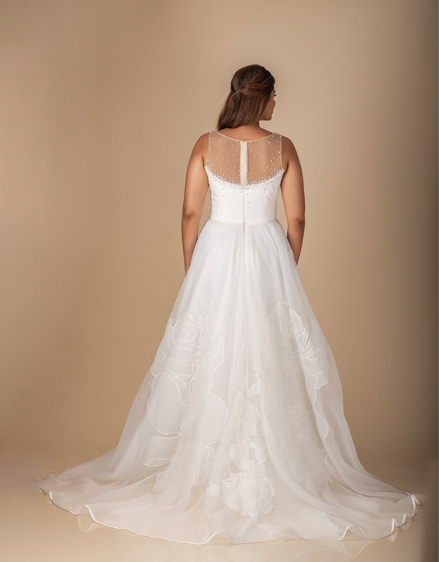 Close-up Burgos embroidery fabric wholesale couture